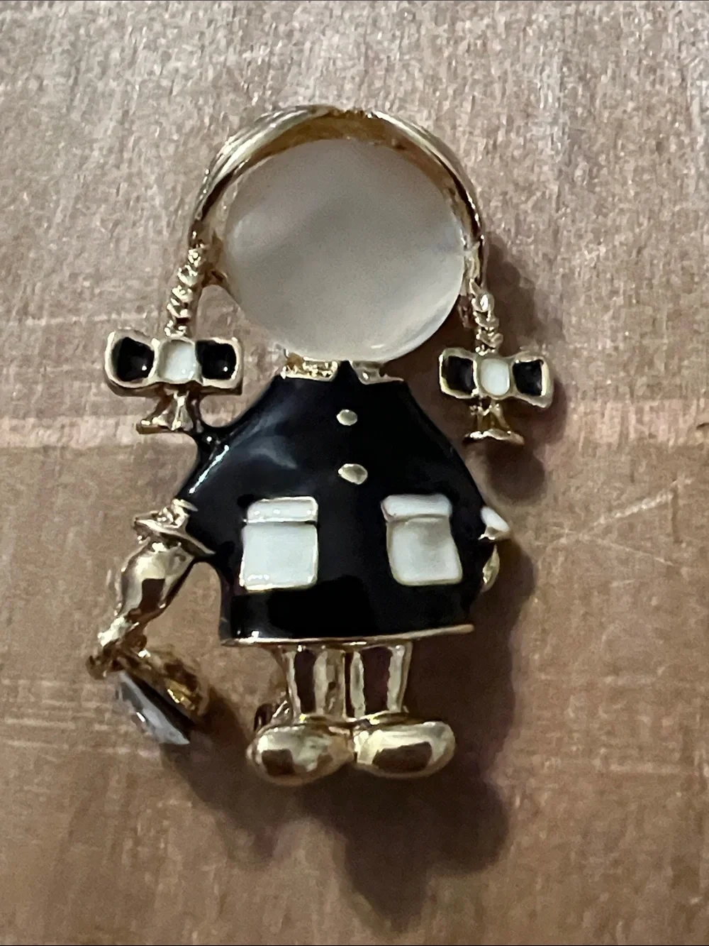 N/A charming gold